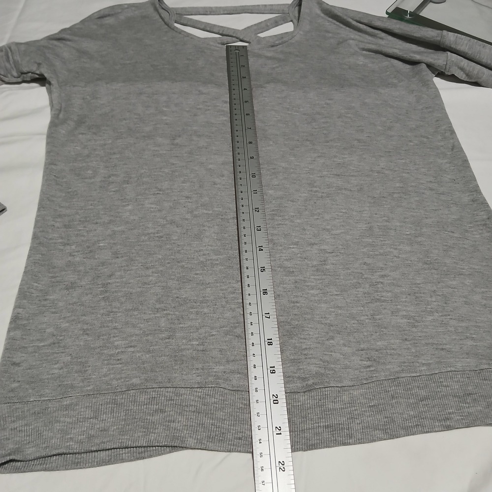 Athleta Criss Cross Back Sweatshirt Pullover Athleisure Top Gray Size‎ S - Picture 6 of 6